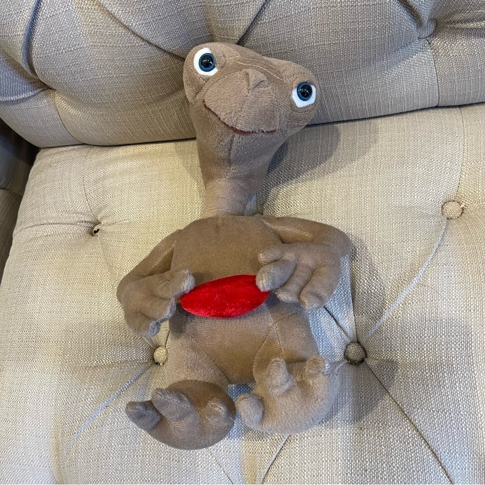 E.T. Extra Terrestrial 12" Plush with heart